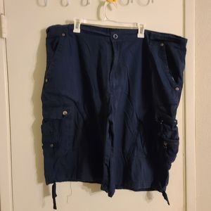 Men's Navy blue cargo shorts 40. Worn once.
